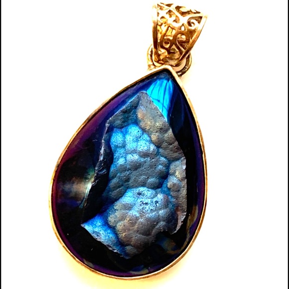 Jewelry - 94.75 CTS TREATED DRUZY 
Teardrop Pendant Set in 925 Silver with Gemstone
